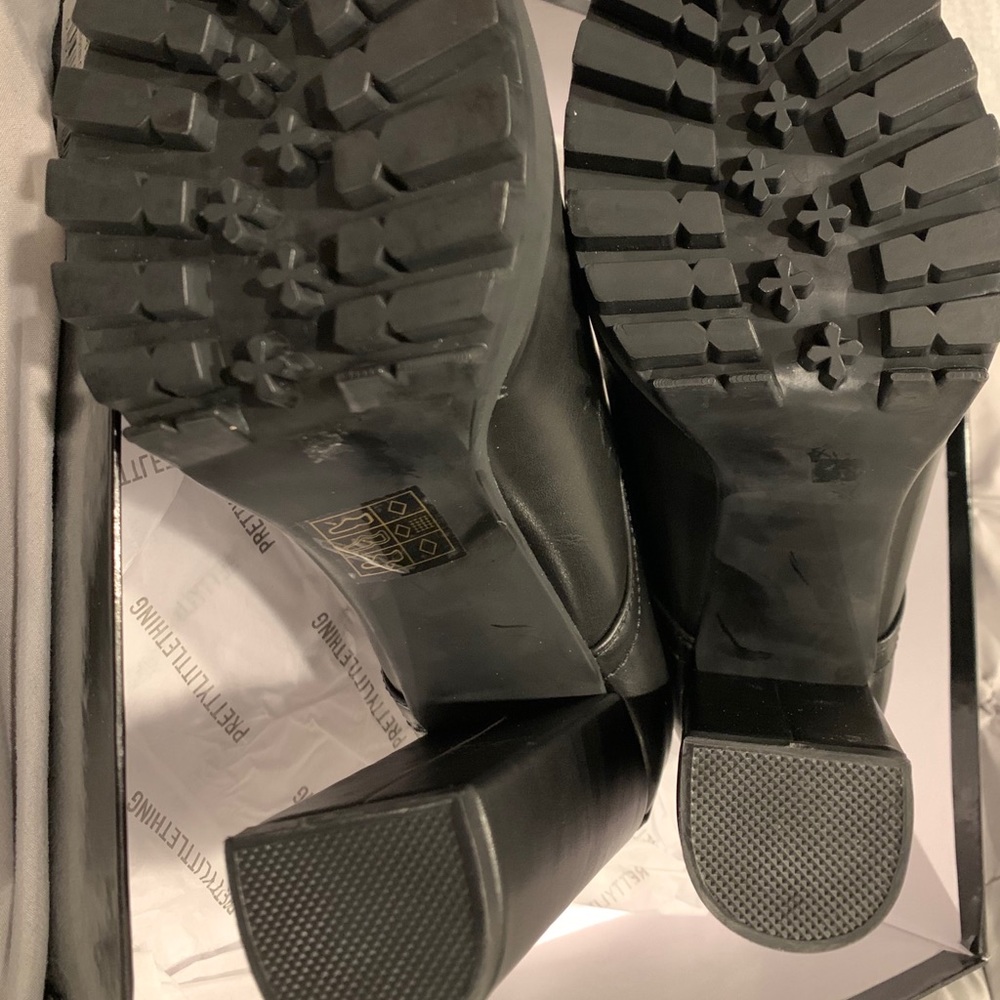 Boots - Picture 3 of 5
